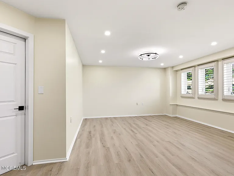 300 Ocean Ave N #C1 — Photo 25