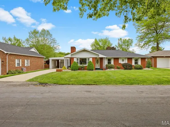 1701 Spruce St, Highland, IL 62249