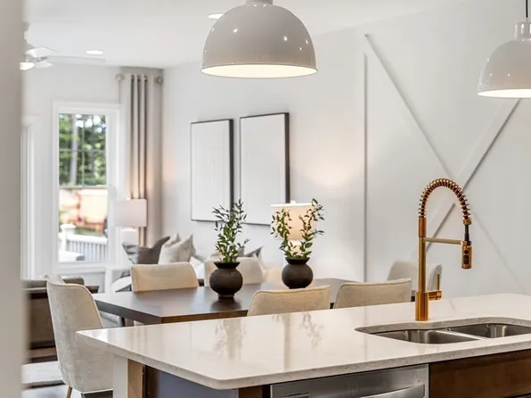 102 Orchard Dr #2, Sudbury, MA 01776