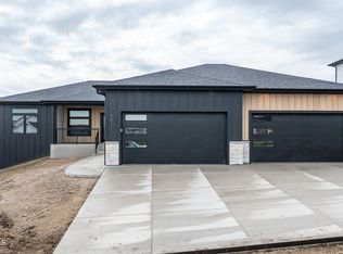 2011 Monarch Ave, Bismarck, ND 58503