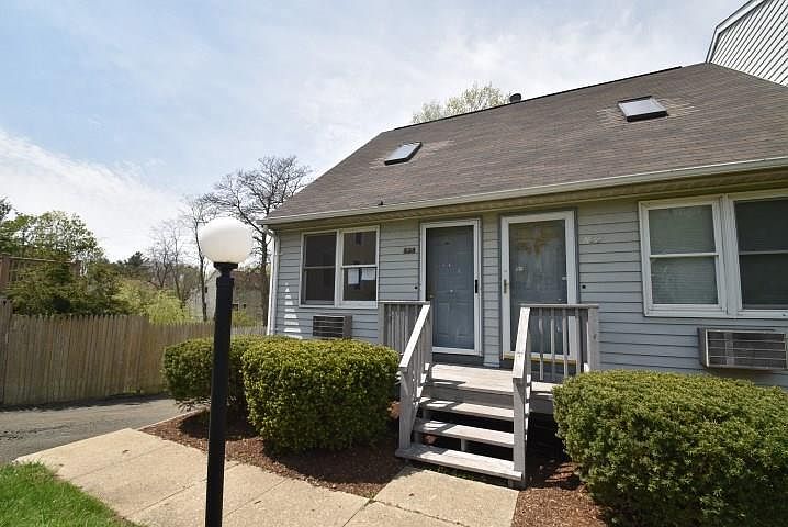 1st image of 534 Woodward Avenue #1