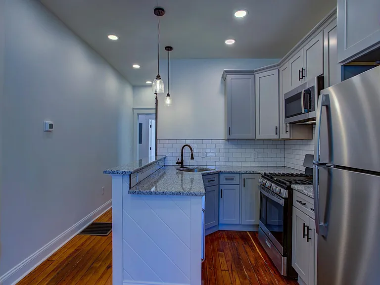 537 N Plum St — Photo 7