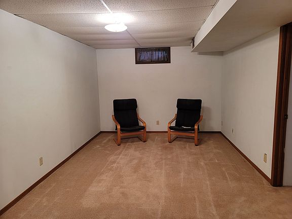 2nd image of 3 Elmwood Ln