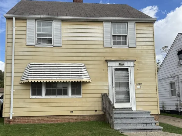 5199 Arch St, Maple Heights, OH 44137