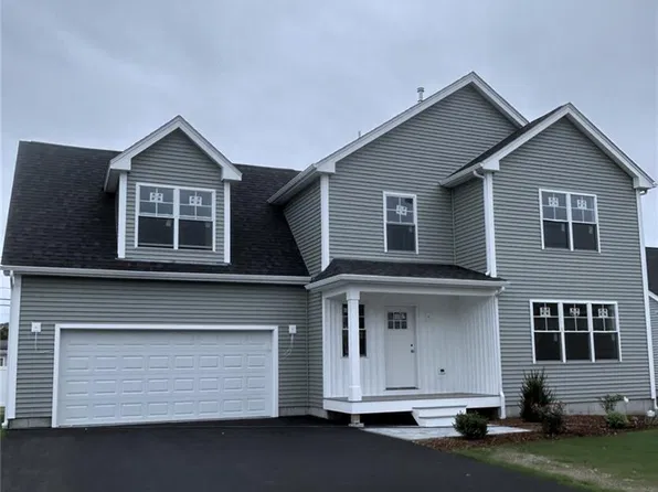 36 Recess Ln, Warwick, RI 02889