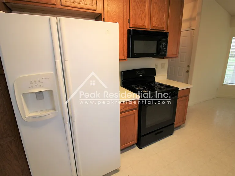 1024 Moreno Way — Photo 9