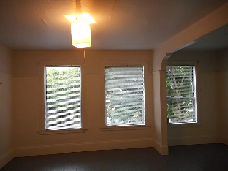 2325 NW Hoyt St — Photo 12