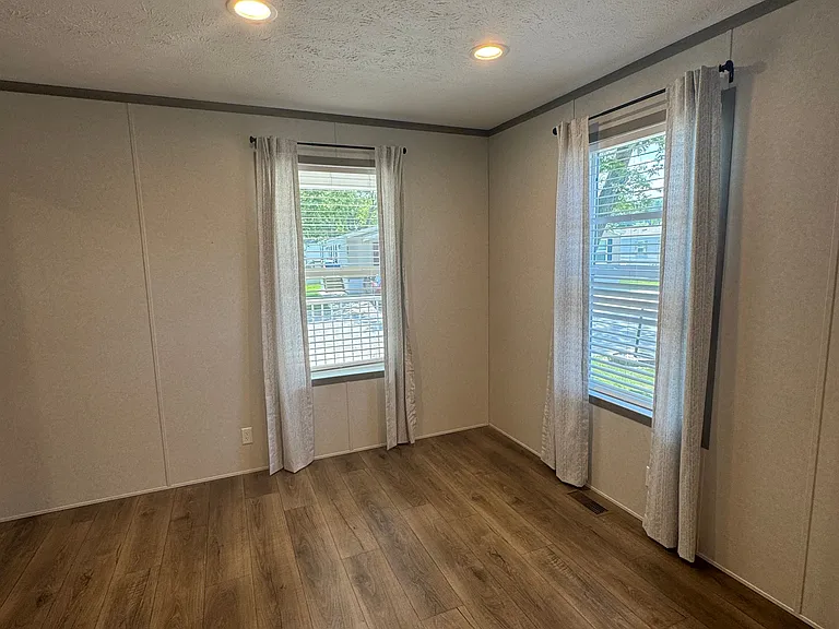 Oak Tree Village — Photo 111