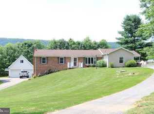 19712 Harris Hollow Ln, Knoxville, MD 21758