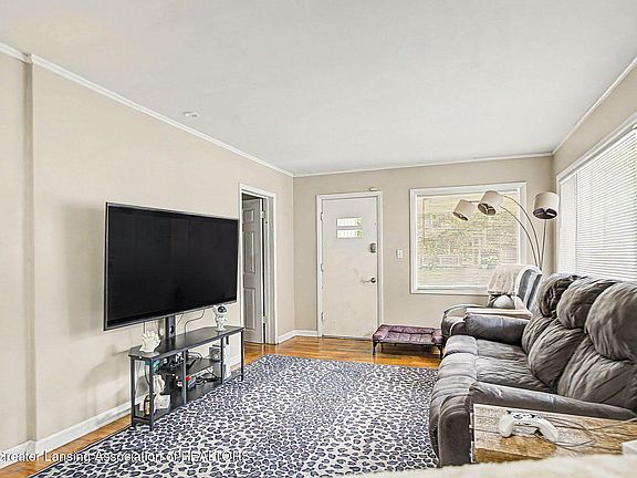 5th image of 1118 McCullough St