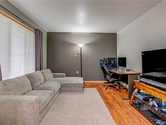 5th image of 2118 Lake Crest Dr