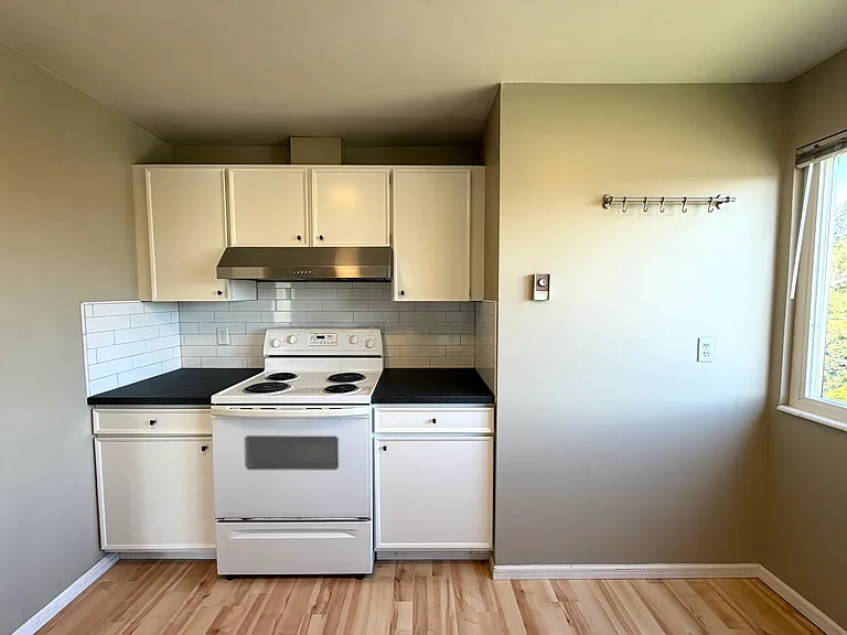 2663 Thorndyke Ave W #402 — Photo 11