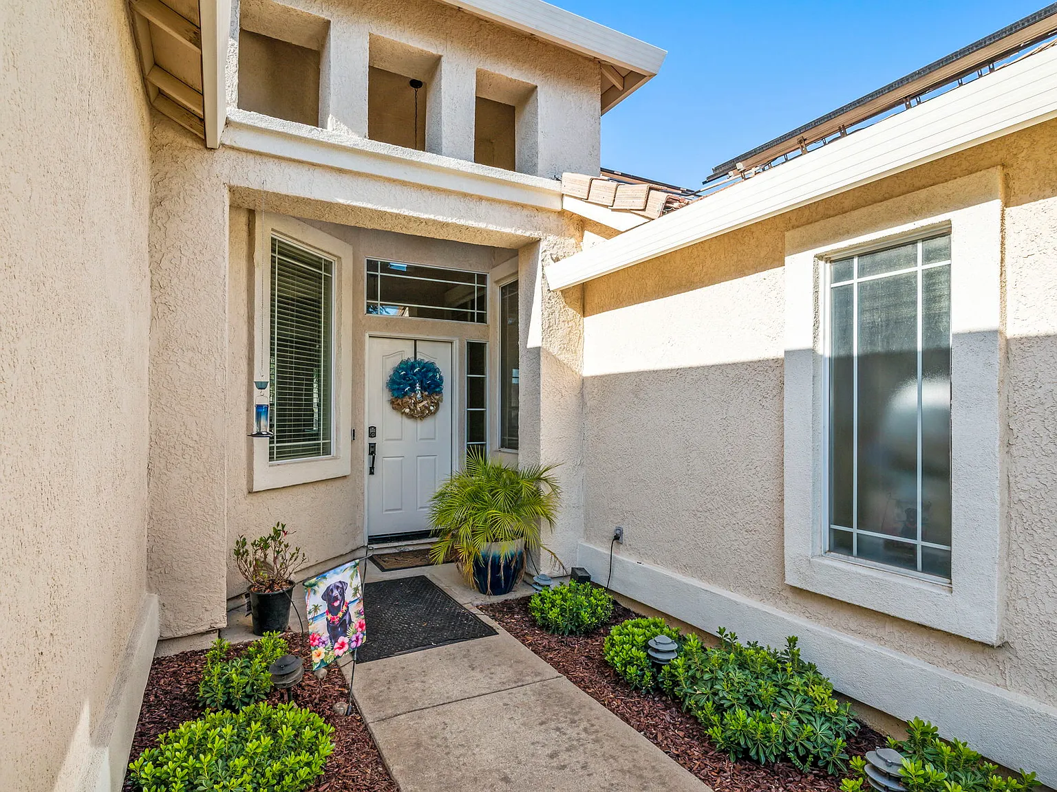 3 bed, 1855 sqft, $3,200 — Photo 2