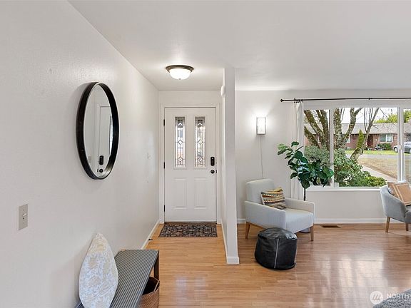 5th image of 2265 Lincoln Avenue SE