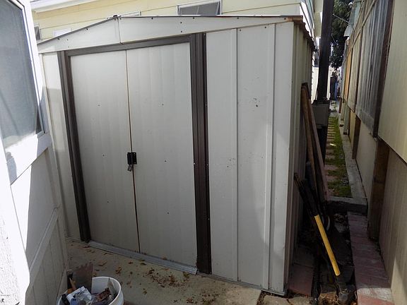 3rd image of 20 Kimberly Dr
