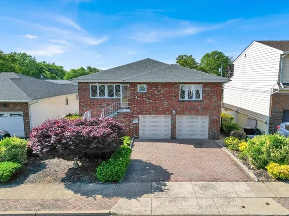 631 Chestnut Pl, Secaucus, NJ 07094