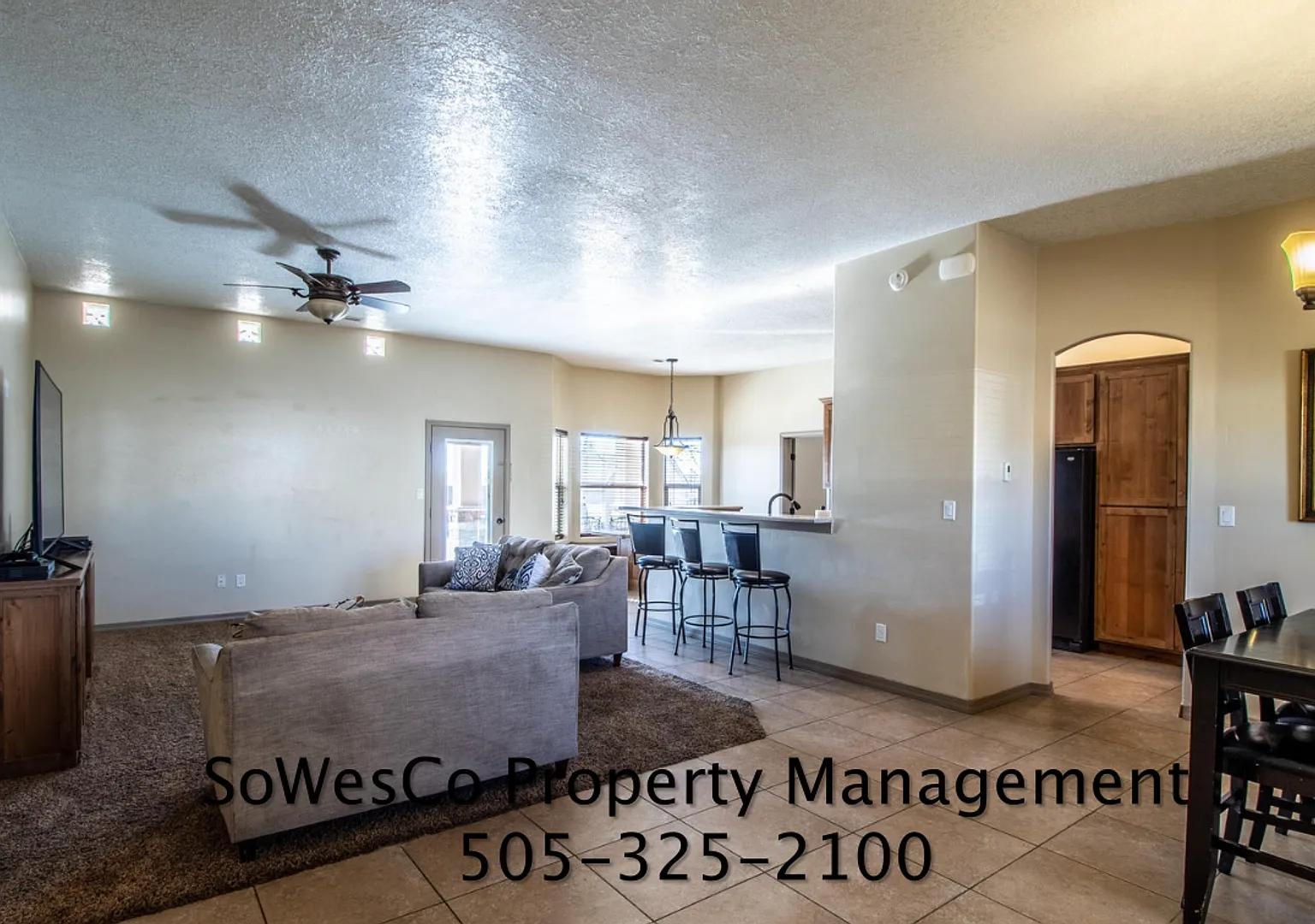 Gorgeous 4 Bedroom Home on East Side of Town — Photo 3