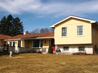 27W766 Mack Rd, Wheaton, IL 60189