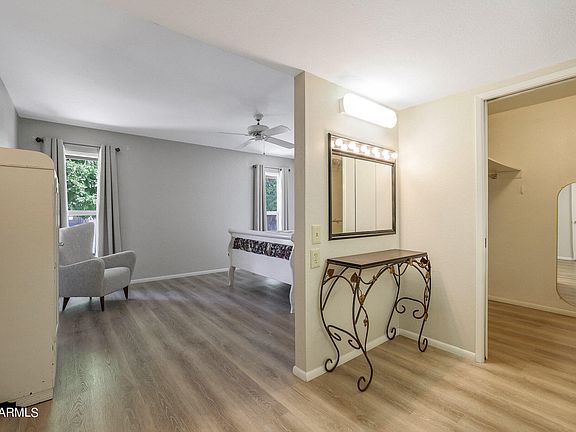5th image of 9706 W HAWTHORN Court