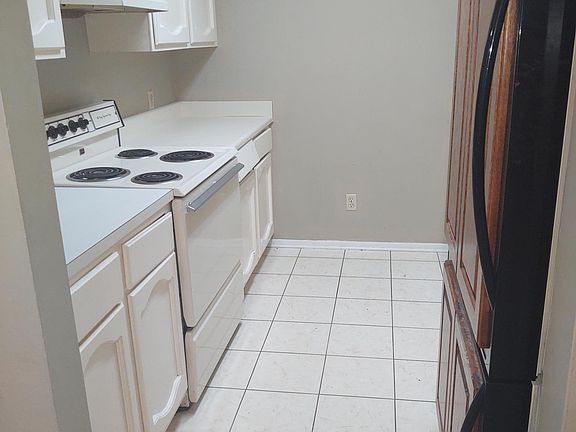 2nd image of 108 Township Ln APT A