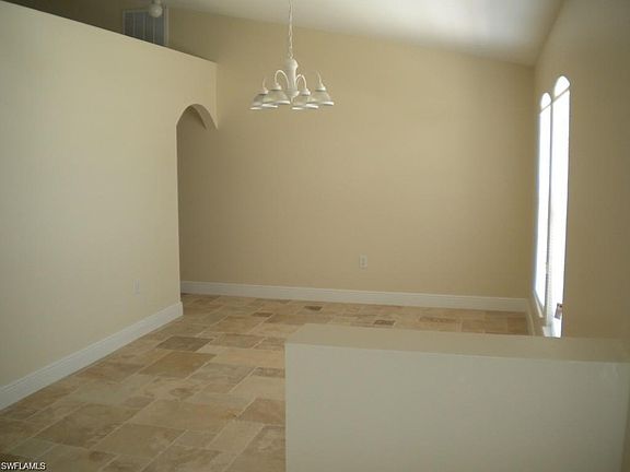 5th image of 3014 SW 4th Pl