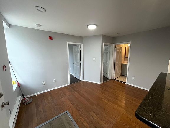 3rd image of 168 E Herman St Floor 1