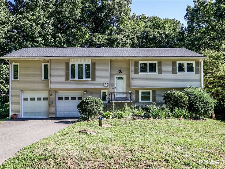 1st image of 28 Deepwood Drive
