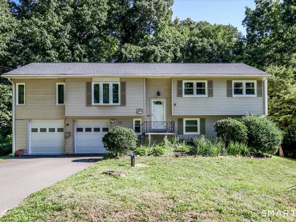 28 Deepwood Drive, Bethel, CT 06801