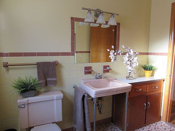 5th image of 4114 Forestwood Dr