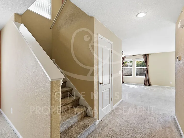 2708 Woodfield Way — Photo 7