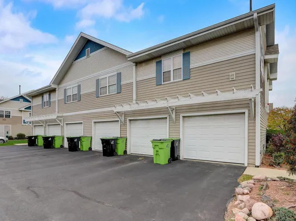 7984 North 107th STREET #8, Milwaukee, WI 53224