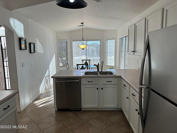3rd image of 2684 W Catalina View Dr
