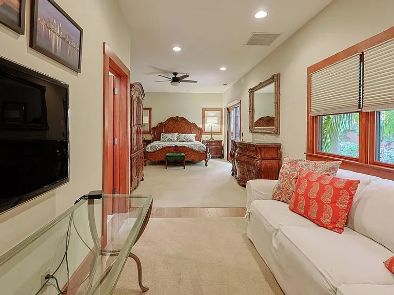 1027 Encino Row — Photo 20