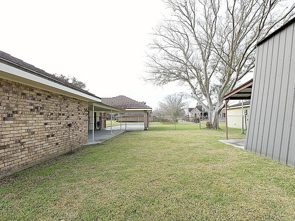 4th image of 304 Winder Rd