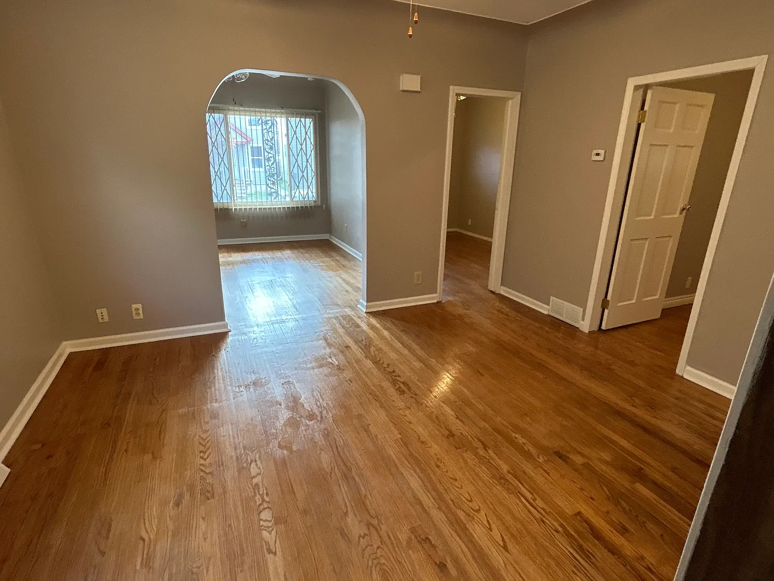 3191 Belmont St — Photo 2
