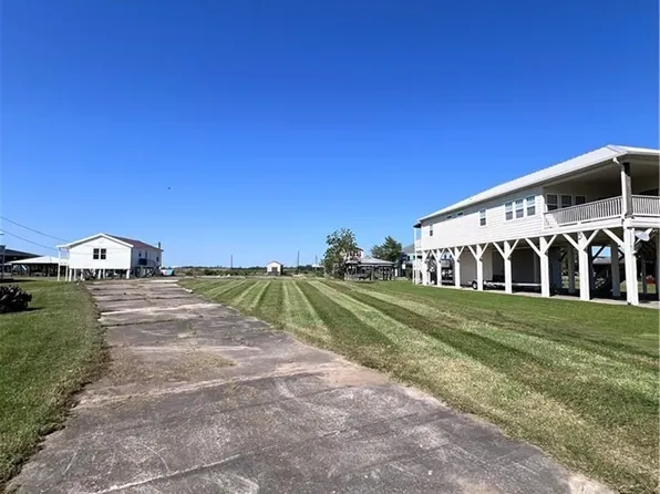 3664 S View Dr, Lake Charles, LA 70605