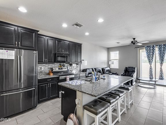 3rd image of 42180 W CHEYENNE Drive