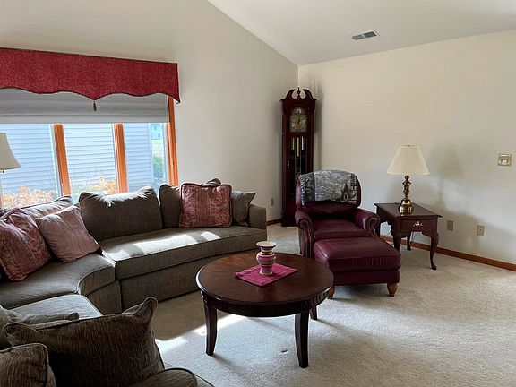 3rd image of 1852 E Inverness Cir