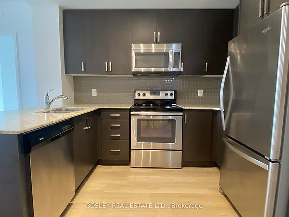 3rd image of 7608 Yonge St #407