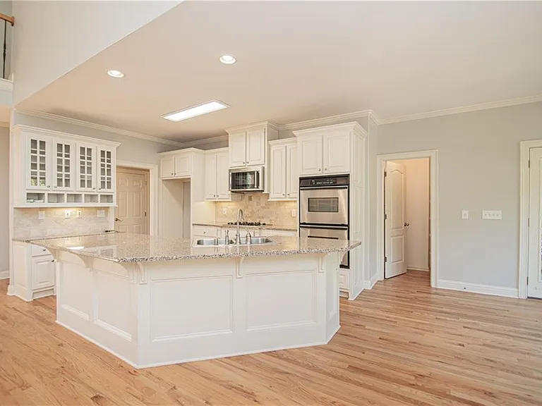 4012 Erin Dr — Photo 19