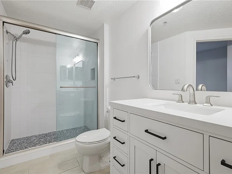 5090 Fairways Cir #H107 — Photo 10