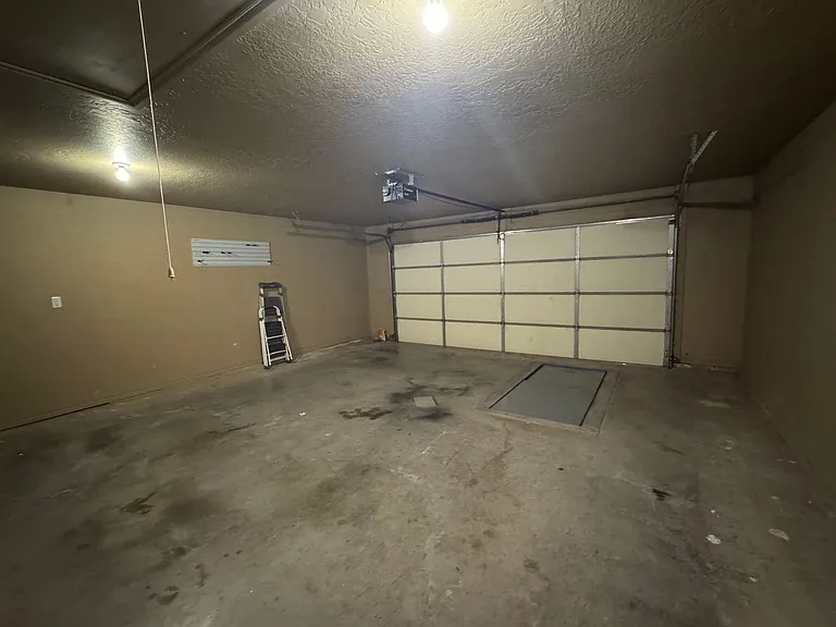 1517 NE Stonehouse Dr — Photo 30