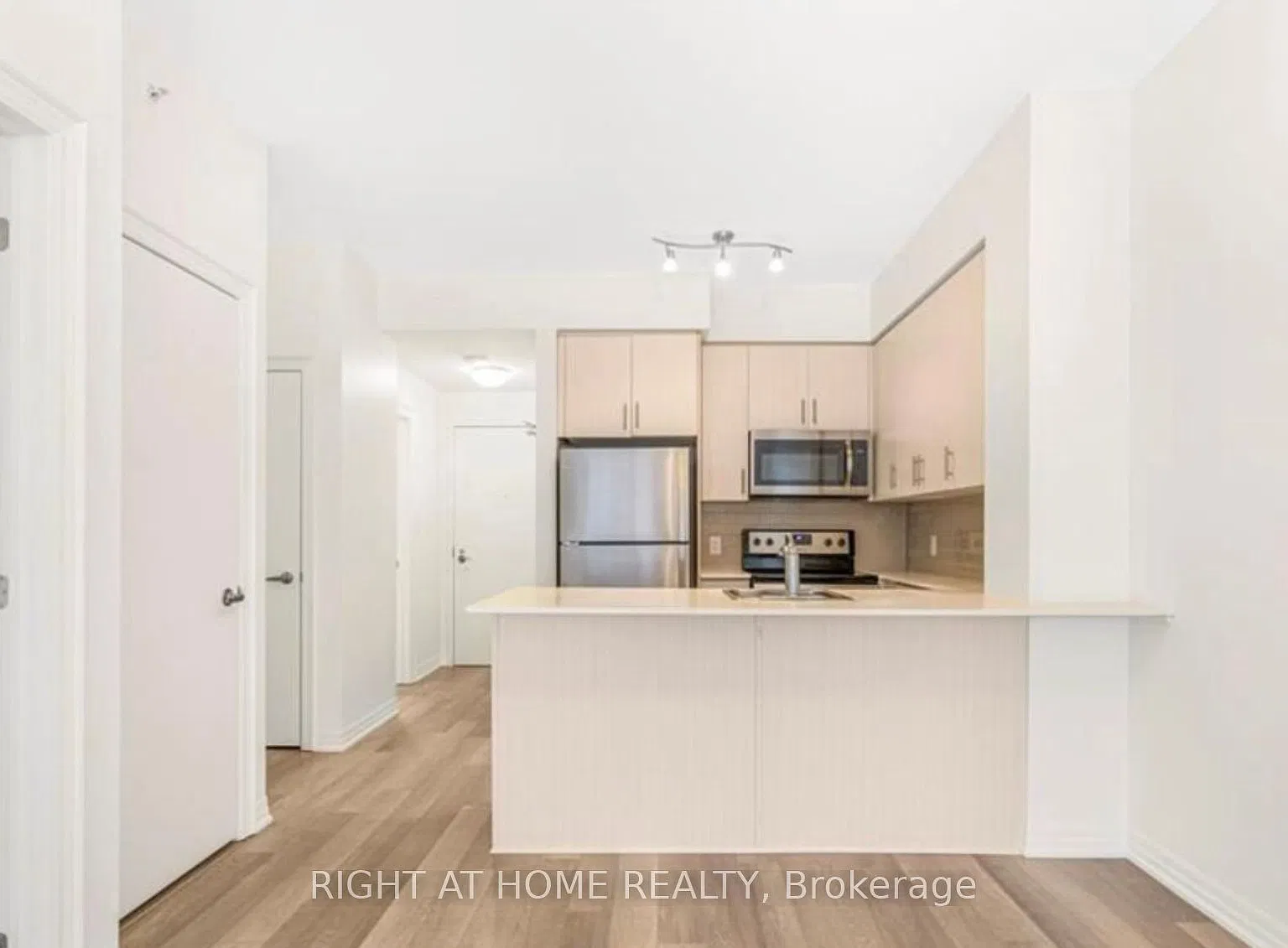 2 bed, $2,100 — Photo 4
