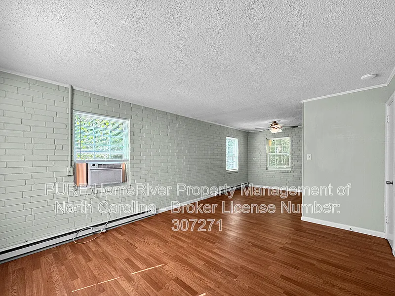 3 bed, 1.0 bath, 1092 sqft, $1,400 — Photo 4