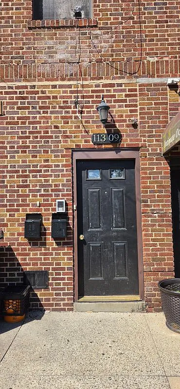 2 bed, 1.0 bath, 660 sqft, $2,995 — Photo 1