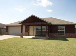 150 Willow Dr, Centerton, AR 72719