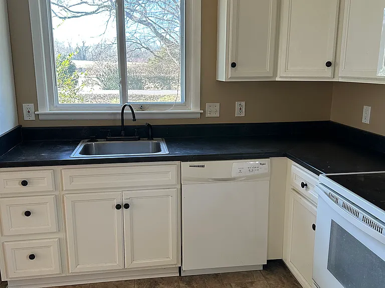 222 Harding Pl #A — Photo 3