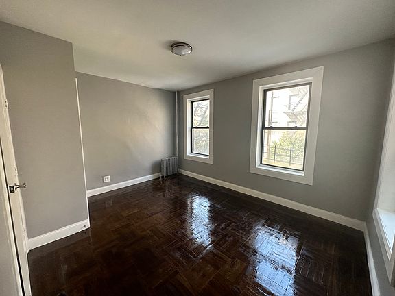 4th image of 560 W 192nd St APT 2C
