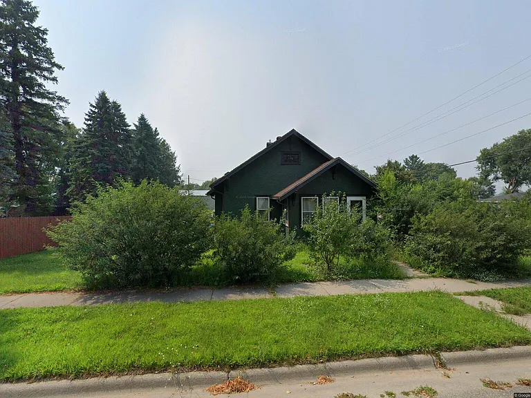 301 5th St SE — Photo 12