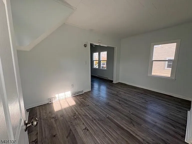 4 Whitehouse Ave — Photo 6